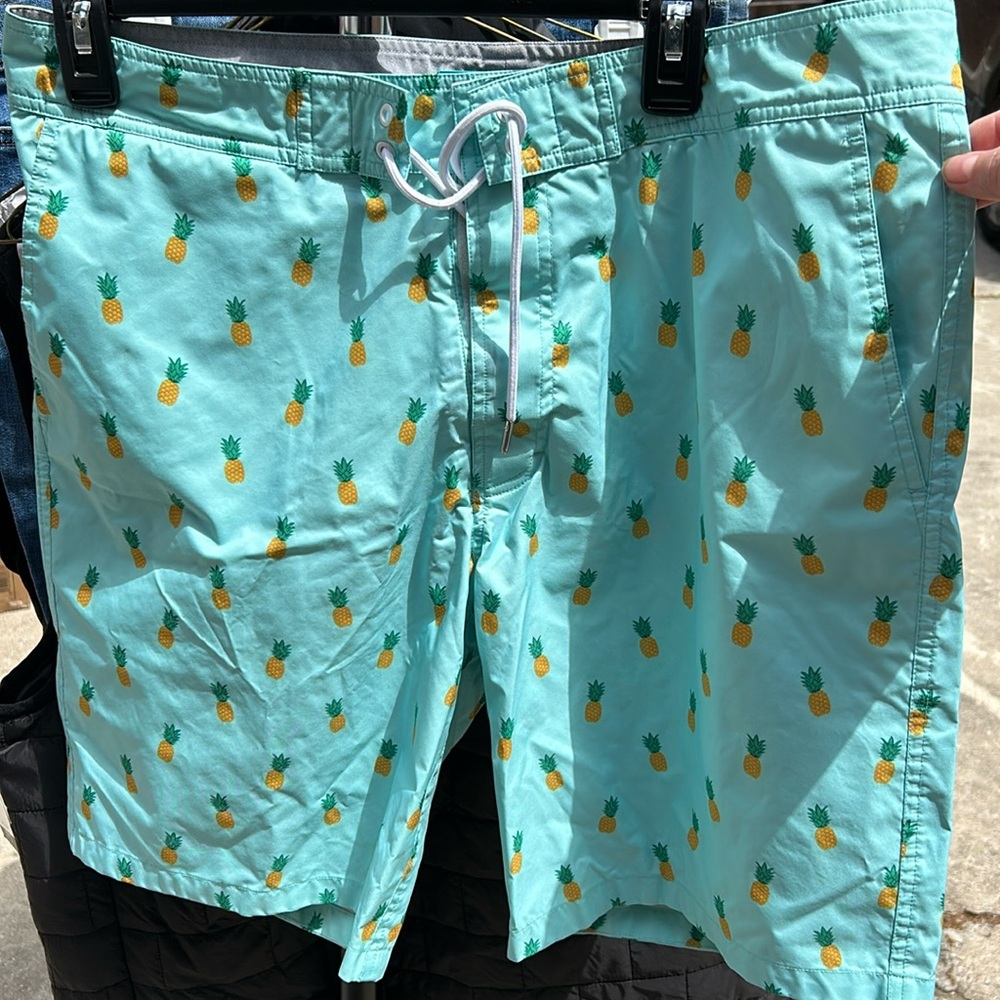 Bonobos men’s bathing suit pineapple pattern 34 inch waist